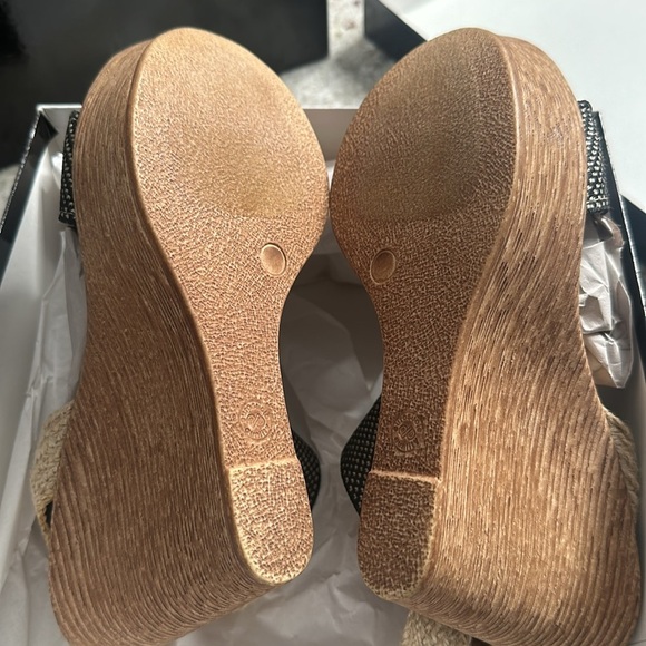 Stylish Black Wedge Sandals - Picture 7 of 7